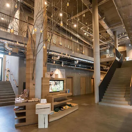 Raphael Waelderhaus فندق