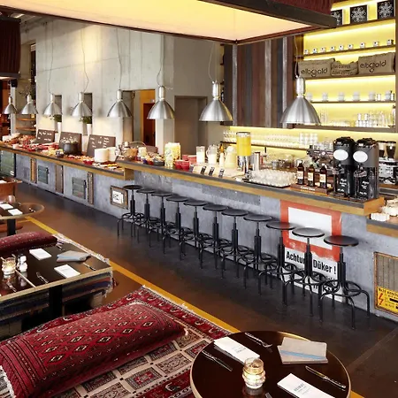 海港新城25小时酒店 4*