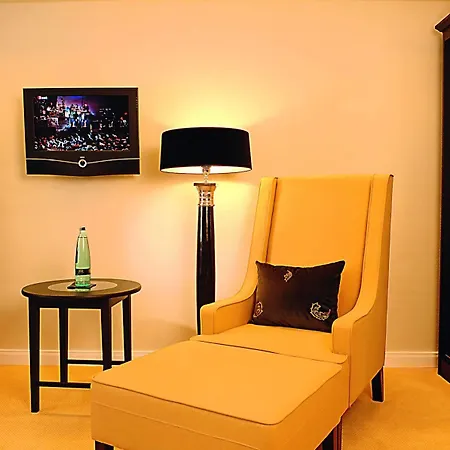 Business & 4* Hamburk