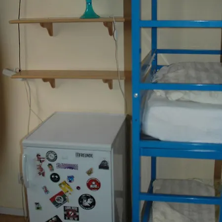 Buch-ein-bett Hostel *