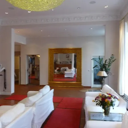 Hotel Commodore