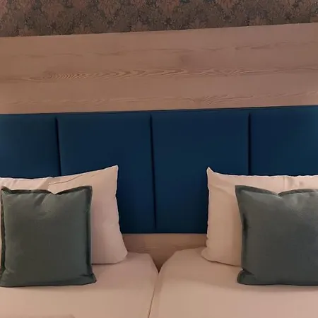 Budapester Hof Отель