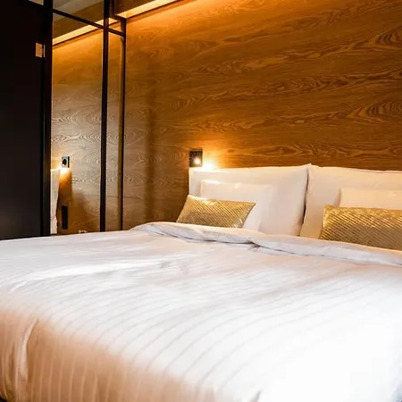 جين هامبورج إلبسبيتشر 4*