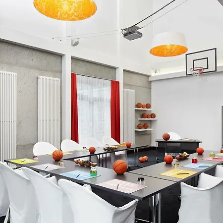 Superbude Altona Hotel 3*