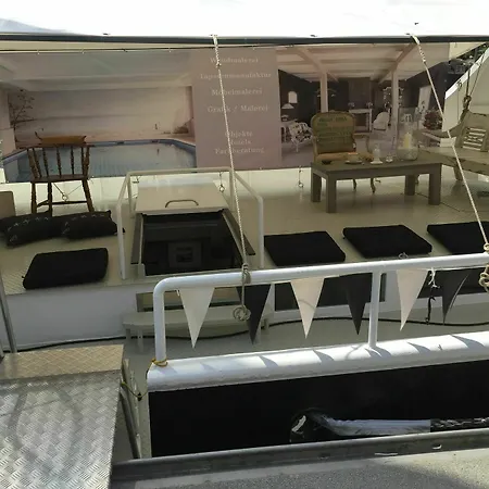 Horus Hausboot ハンブルク