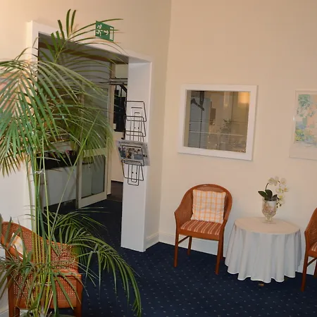 Hotel Centrum Commerz Am Bhf Altona