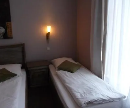 Hotel Commodore