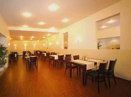 Mercedes/centrum Hotell