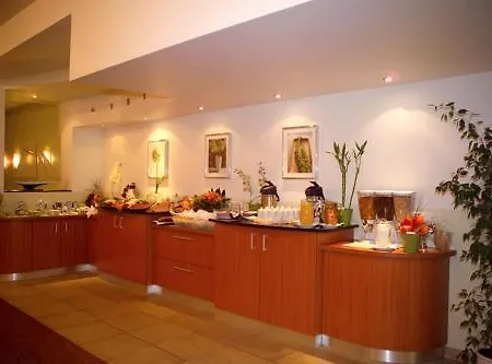 Hotell Mercedes/centrum 2*