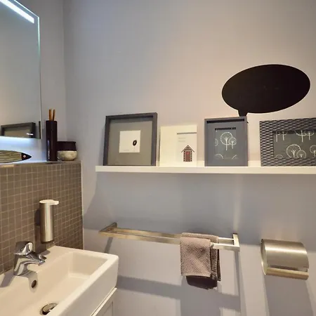 Urbaner Lifestyle Im Klimaneutralen Effizienzhaus Amburgo