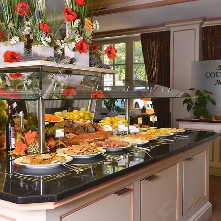 Courtyard By Marriott Airport Hamburg