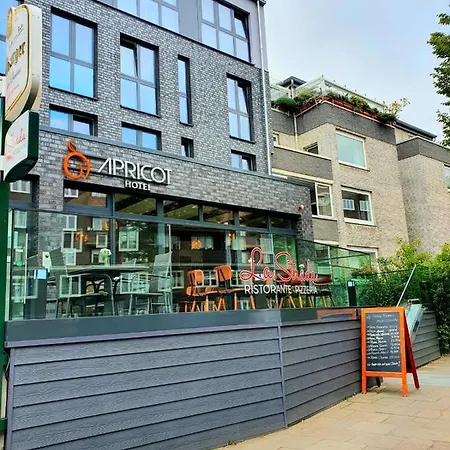 Apricot Hotel