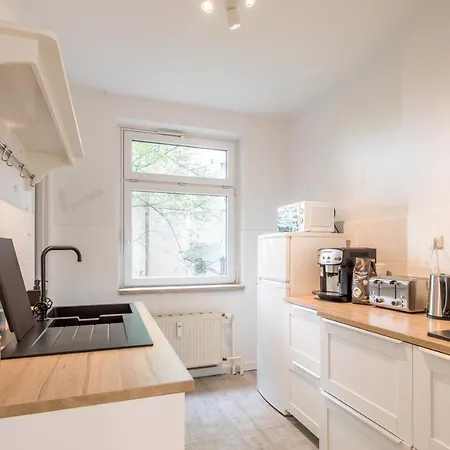 Apartment Spacious With 2 Bedrooms Hamburg