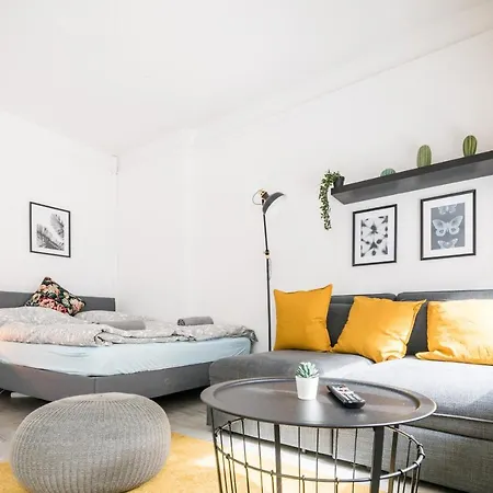 Spacious With 2 Bedrooms Apartment Hamburg