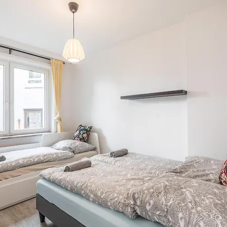Spacious With 2 Bedrooms * Hamburg