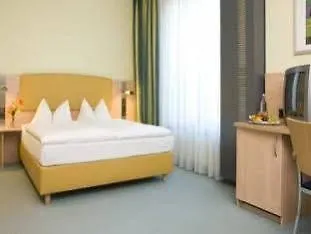 Hotel Intercityhotel Hauptbahnhof 4*