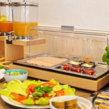 Otel Auto-parkhotel St Pauli 2*
