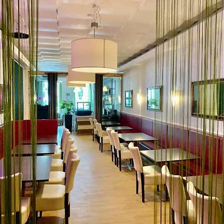 Hotel Bee Fang 2*