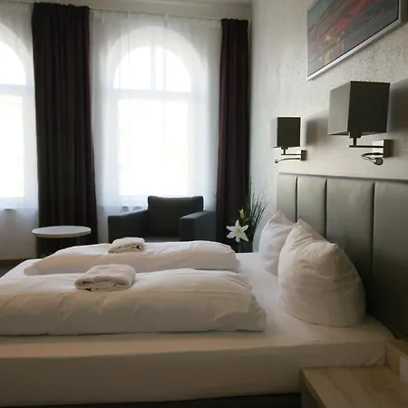 Otel Bee Fang