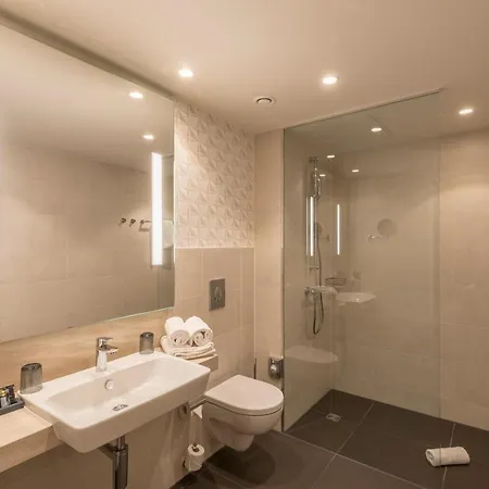 - - Berliner Tor By Ihg Hotel 4*