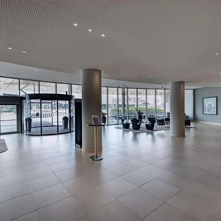 Radisson Blu Hotel, Airport 4*