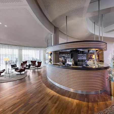 Hotel Radisson Blu Hotel, Airport 4*