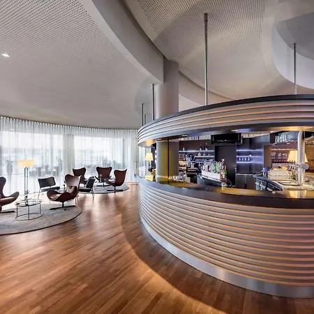 Hotel Radisson Blu Hotel, Airport