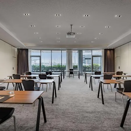 Hotel Radisson Blu Hotel, Airport