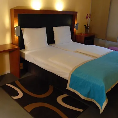 Hotel 1a *
