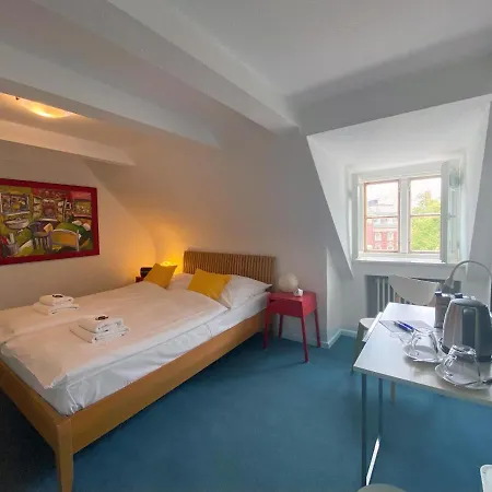 Frauenhotel Hanseatin - Women Only 2*