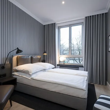 Alster-hof 3*