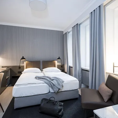 Alster-hof 3*