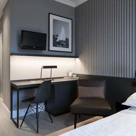 Alster-hof Hotel 3*
