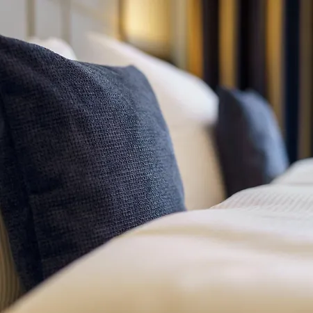 Hotel Continental Hauptbahnhof 3*