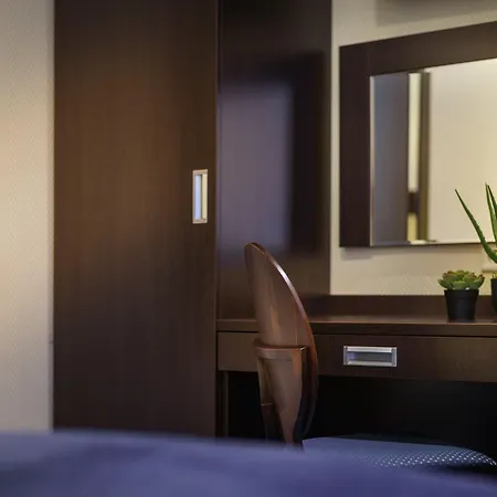 Continental Hauptbahnhof Hotel 3*