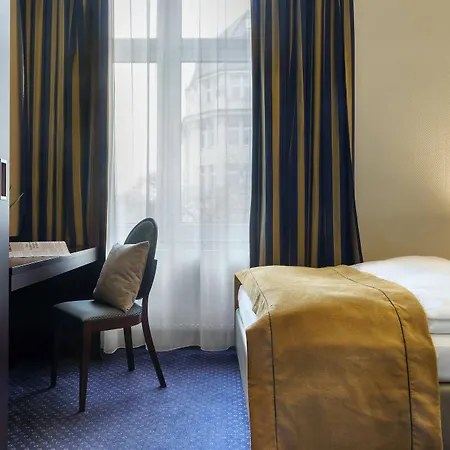 Continental Hauptbahnhof Hotel 3*