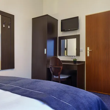 Continental Hauptbahnhof Hotel 3*
