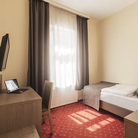 Hotel Holstenwall Neustadt 3*