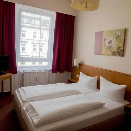 Am Hauptbahnhof 3* Hamburgo