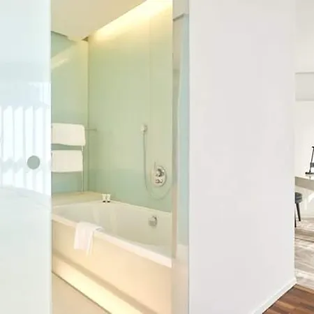 Hotel Side, Hamburg, A Member Of Design 5*