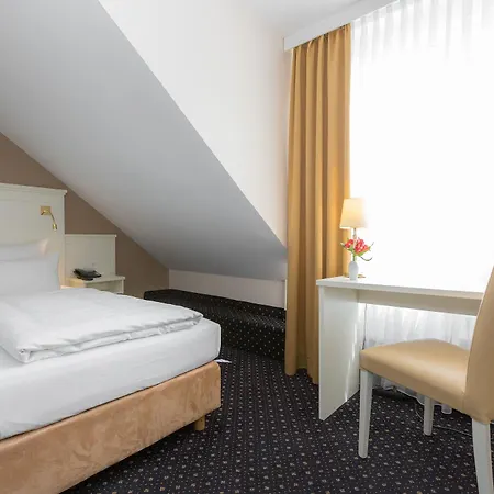 Fuerst Bismarck 3* Hamburg