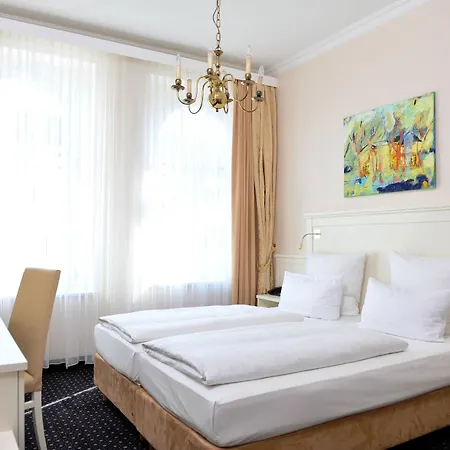Fuerst Bismarck Hotel 3*