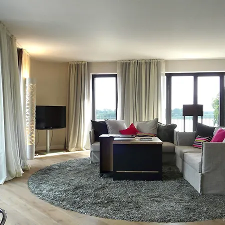 호텔 Traditionshaus By Zollenspieker Faehrhaus 4*