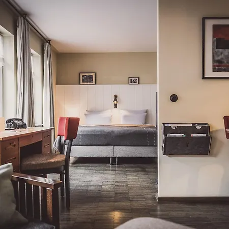 Henri Downtown Hotel