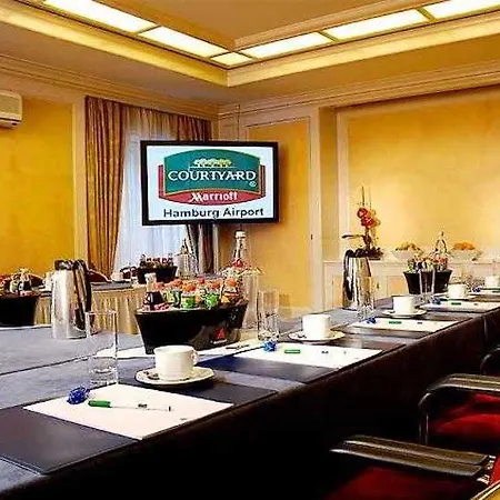 Courtyard By Marriott Airport