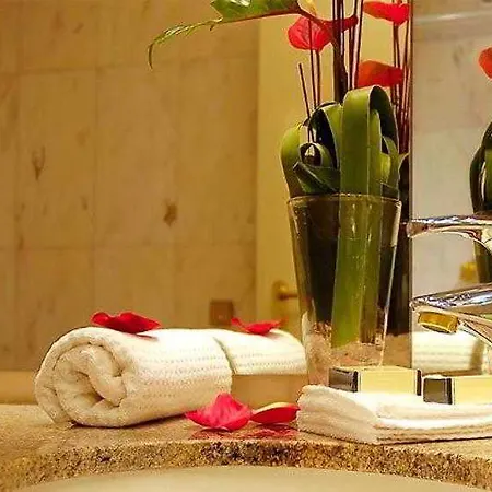 Hotel Courtyard By Marriott Airport 4*