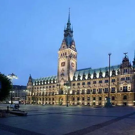 Courtyard By Marriott Airport Hamburg