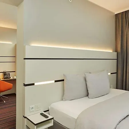 Hyperion 5* Hamburg