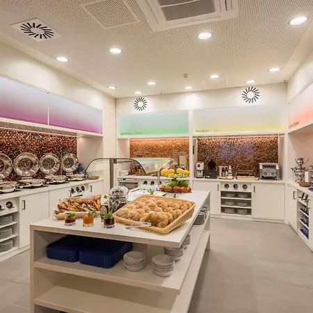 Hampton By Hilton Centre Hotel 3*