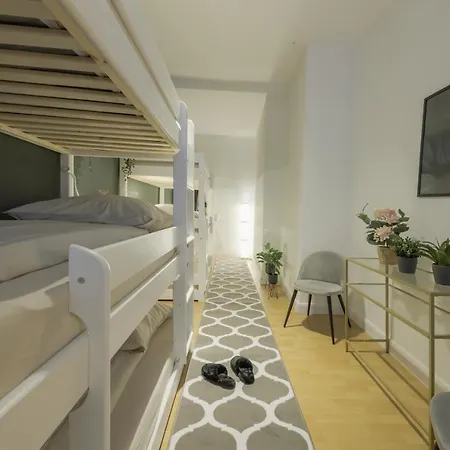 Apartment The Harbour 1 *